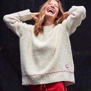 Sundry Italian Yarn Red Heart Embroidered Oversized Knit Bone Sweater - Small